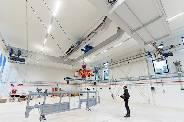 Handling of items in large environments by air