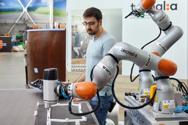 Bin Picking or Kitting type pick in place handling