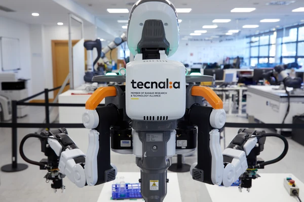 Autonomous navigation based on 2D and 3D slam